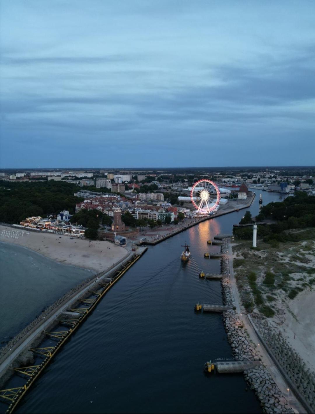 Salt Island Apartament Kolobrzeg Apartment Ngoại thất bức ảnh